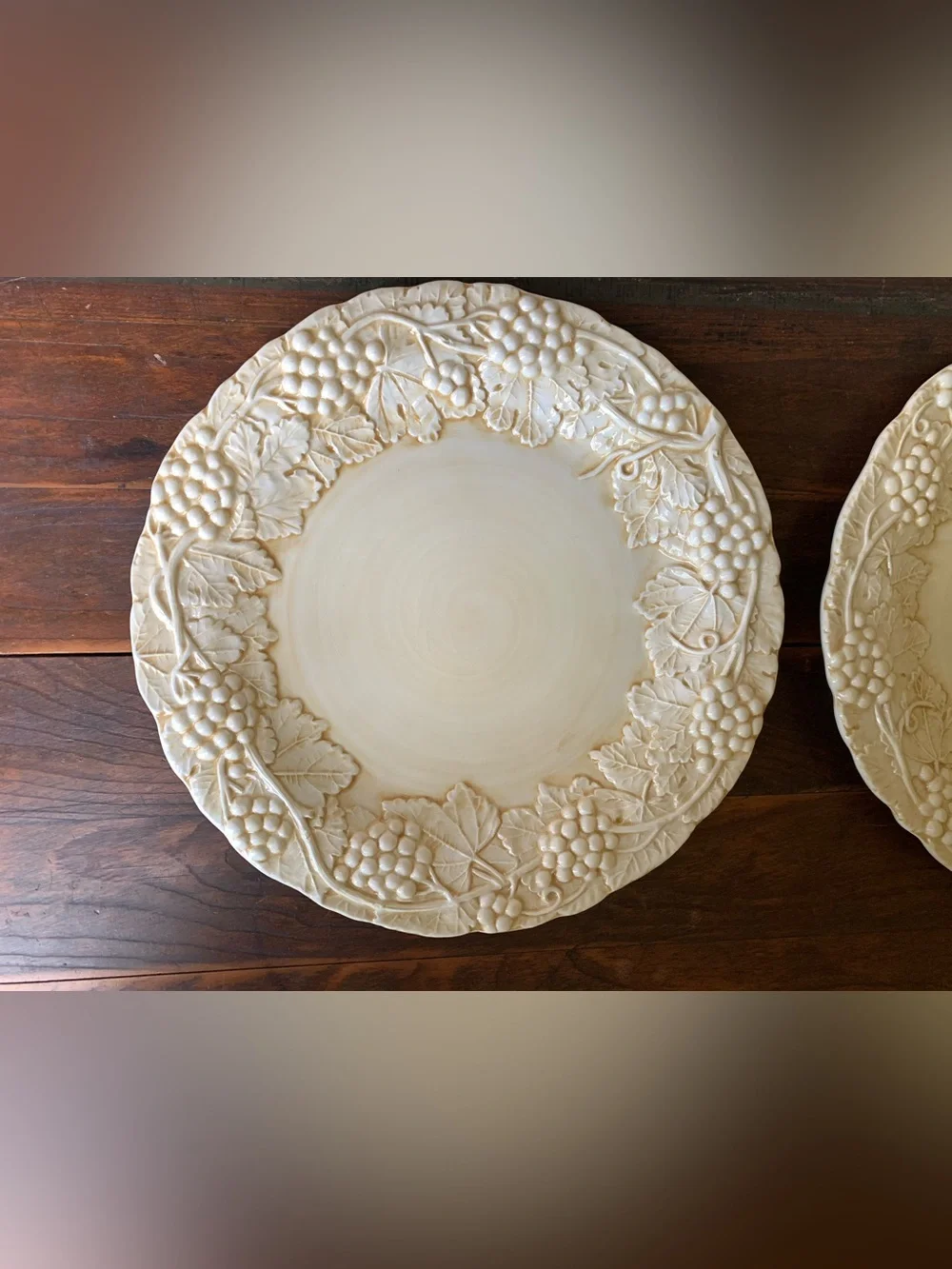 2 Horchow HCH20 Dinner Plates Cream Scalloped Grapes Ivory Ceramic
